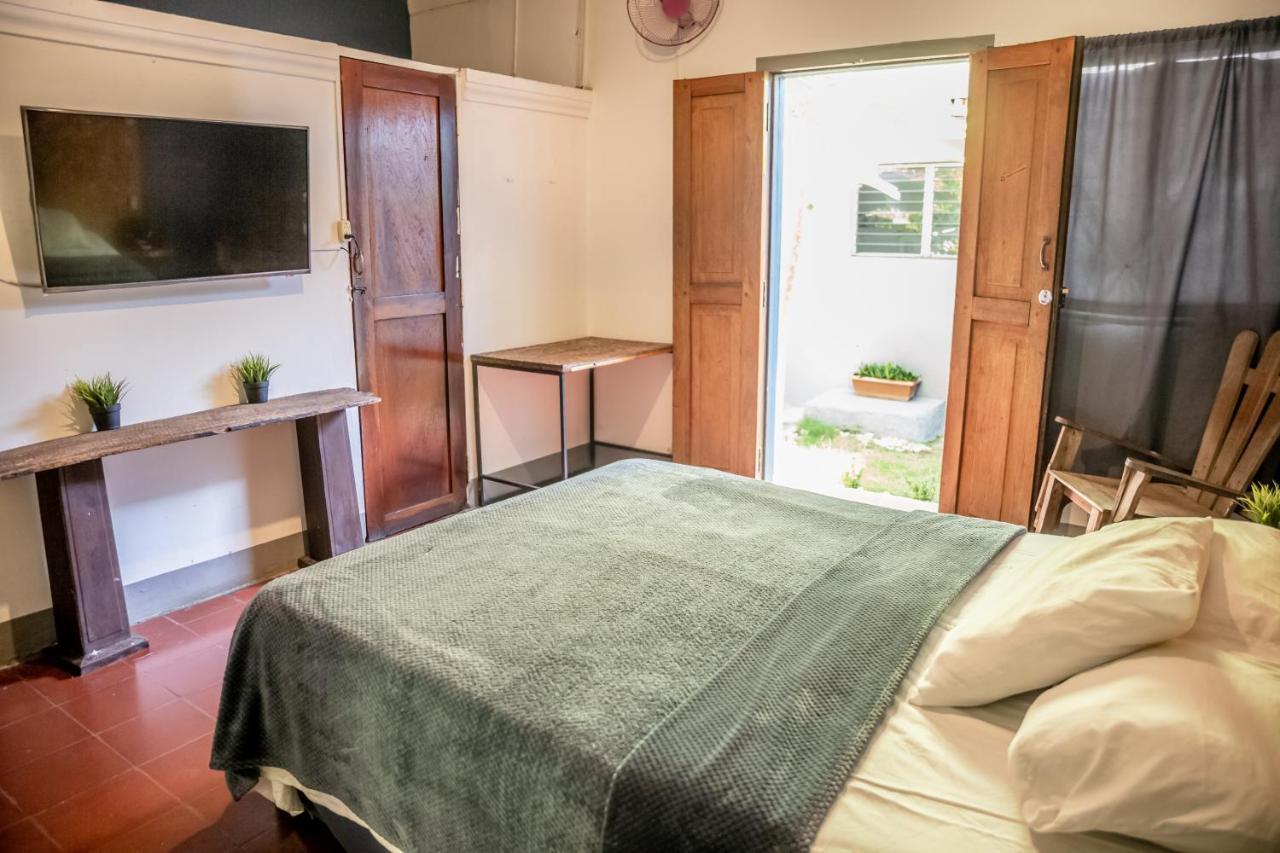 The Spot Hostel León Екстериор снимка